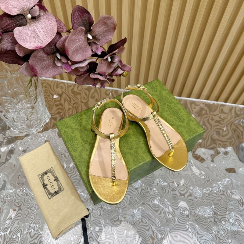 G*u*i sandals